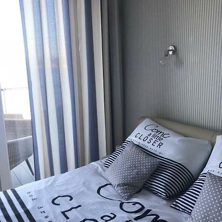 Apartament Z Widokiem Na Jezioro Leilighet Rydzewo Eksteriør bilde